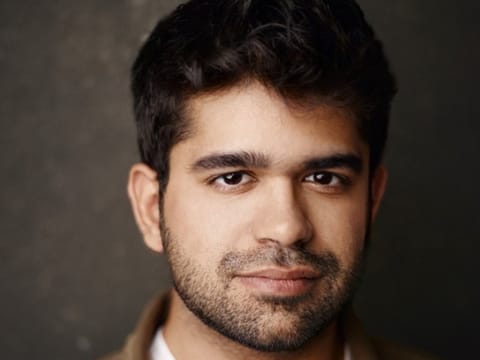 Aravind Srinivas, co-founder and CEO of Perplexity AI. Its game-changing “answer engine”
works quite unlike traditional search engines that return links, Perplexity delivers direct answers with citations using advanced large-language models (LLMs). This conversational-first “answer engine” model is reshaping how users get information today.