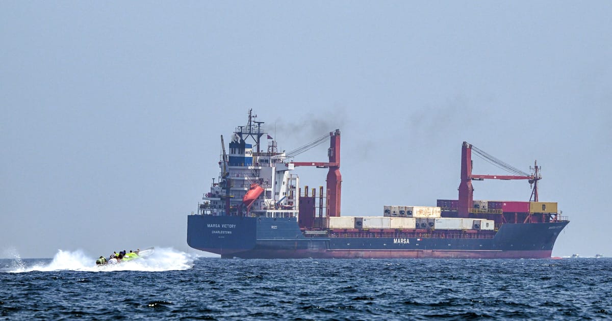 Oman urges humanitarian initiative to free trapped ships in disrupted Strait of Hormuz