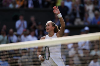 Centre Court spotlight: Mirra Andreeva gets nervous after spotting Roger Federer in the crowd