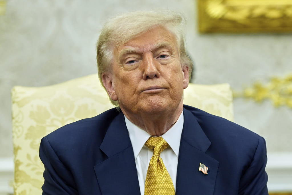  Trump diagnosed with vein condition after swollen legs spark concern