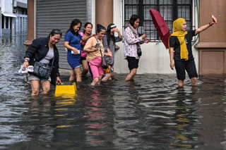 Why Metro Manila is always flooded, (clue) solution known since the 1970s