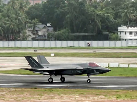 The British Navy's F-35 fighter jet, which made an emergency landing at Thiruvananthapuram International Airport on June 14, takes off from the airport, in Thiruvananthapuram on Tuesday, July 22, 2025. 