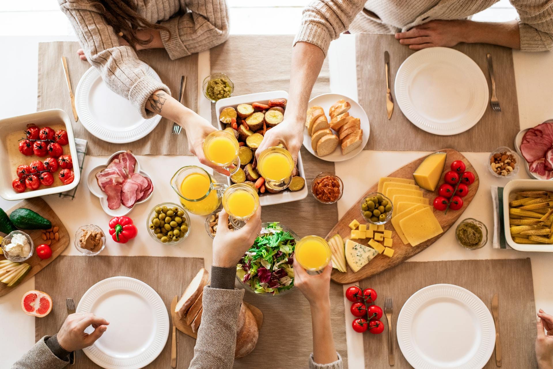 Whether you're craving bold Indian bites, unlimited Belgian brews, or wholesome wellness menus, here’s your ultimate weekend brunch guide.