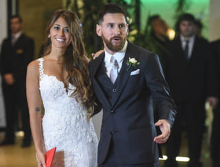 Lionel Messi and wife own the Coldplay kiss cam – No ducking like Astronomer CEO scandal