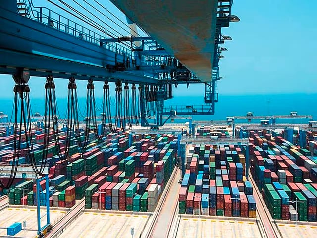 UAE’s performance far outpaced global trade growth, which averaged just 1.75 percent over the same period.