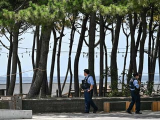 Huge quake off Russia sparks Pacific tsunamis