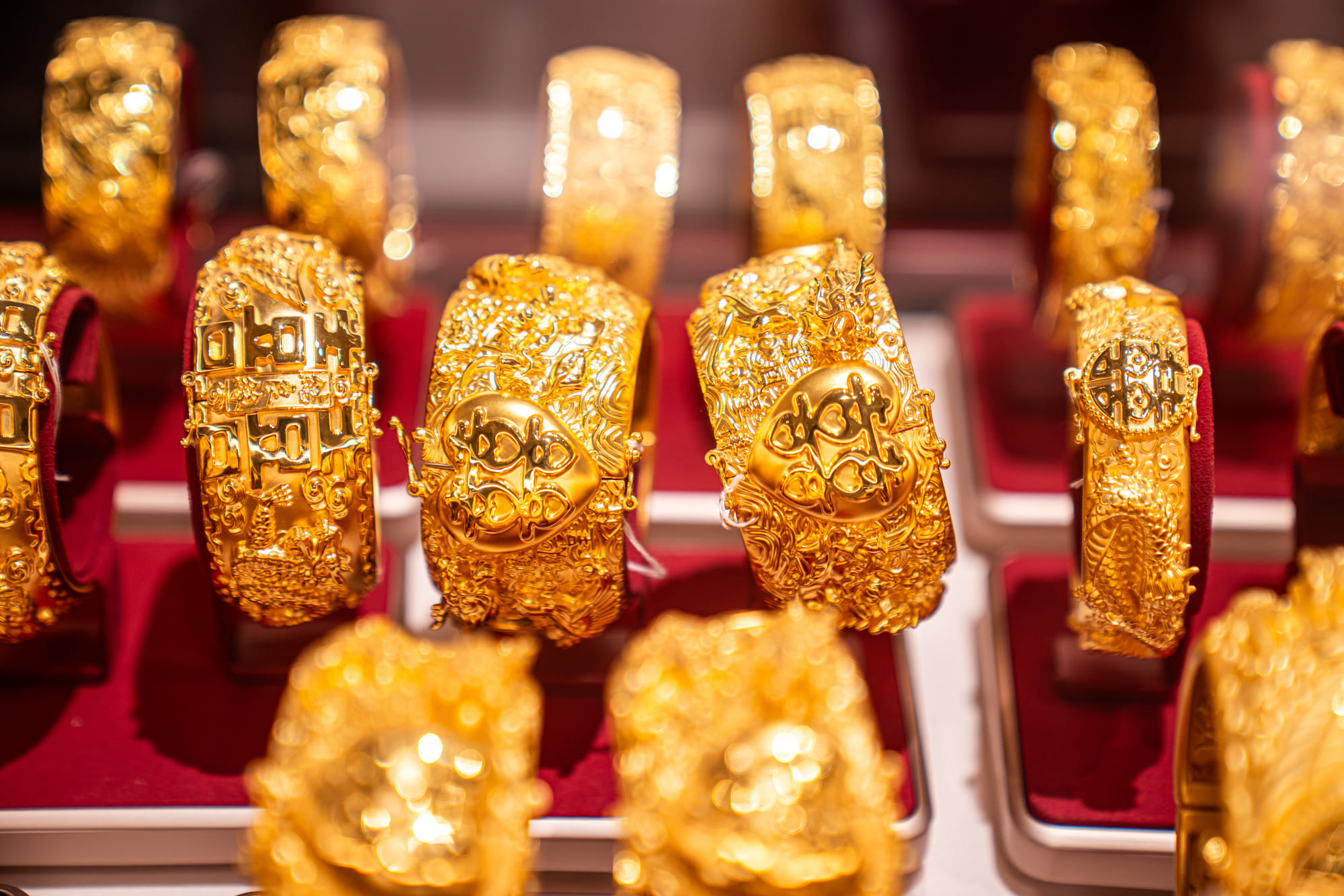 Stock Chinese gold