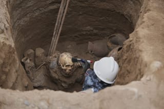Gas workers uncover 1,000-year-old mummy in Peru