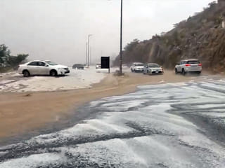 Unseasonal rain, hail sweep across southern Saudi Arabia, trigger flood alerts