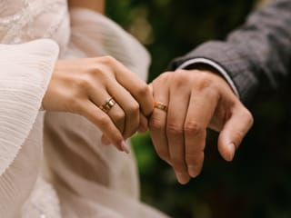How to sponsor your wife for a UAE residence visa
