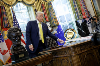 Trump shows off 24-karat gold Oval Office, claims foreign leaders 'freak out'