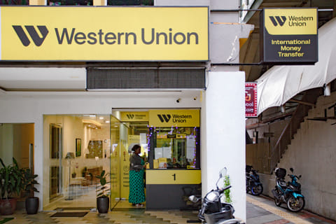 Western Union, the 175-year-old global remittance giant, is weighing the launch of its own dollar-backed stablecoin—a move that could transform the way money is sent and received across borders. 