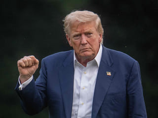 Trump says wants three-way meeting with Putin, Zelensky