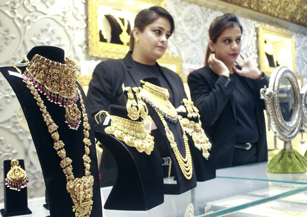 Gold prices are racing toward $4,000: What UAE buyers should do now