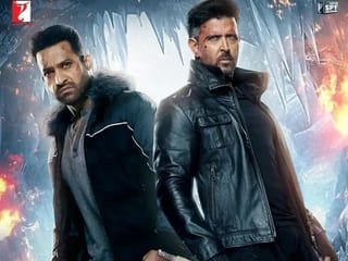 War 2 reviews: Hrithik Roshan and Jr NTR  are pure fire, but the script gets shot down by fans