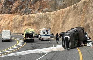 Tragic road accident in Oman claims three lives