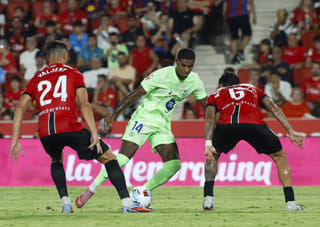 How did Raphinha stay on? Barcelona's controversial 3-0 win over nine-men Mallorca