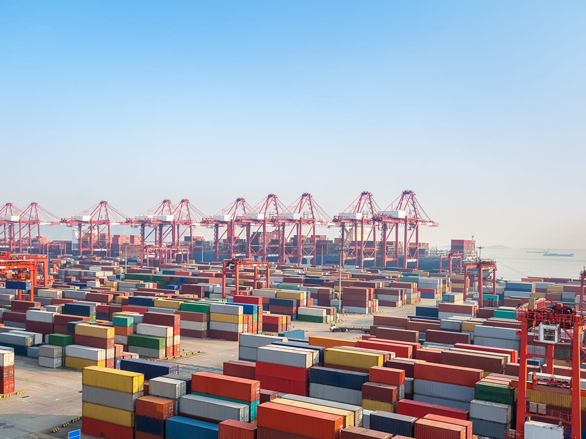 Free Zone entities qualify as beneficial recipients of services or goods when they possess the right to use and benefit from these services or goods without being contractually or legally required to provide such services or goods to another party.