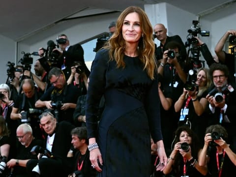  Julia Roberts at the red carpet of the movie "After the Hunt" presented out of competition at the 82nd International Venice Film Festival. 