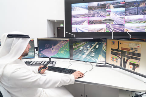 RTA uses AI to upgrade the traffic signal system in Dubai to ease traffic.