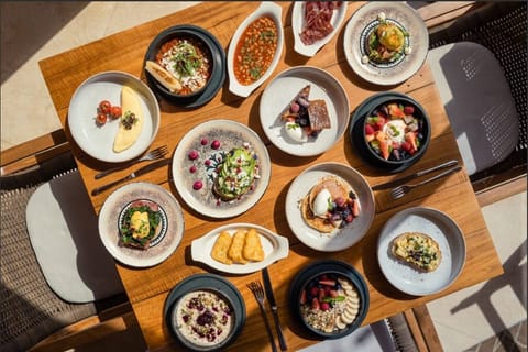  Enjoy unlimited breakfast every Friday and Saturday—the perfect way to relax and savour a delicious morning feast with family or friends.
