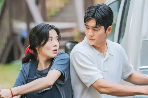Starring Kang Tae-oh and Lee Sun-bin, Potato Lab revolved around the love story between a  potato researcher and a cold director. 