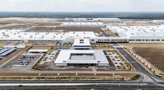 US detains hundreds of S. Koreans in Hyundai factory immigration raid