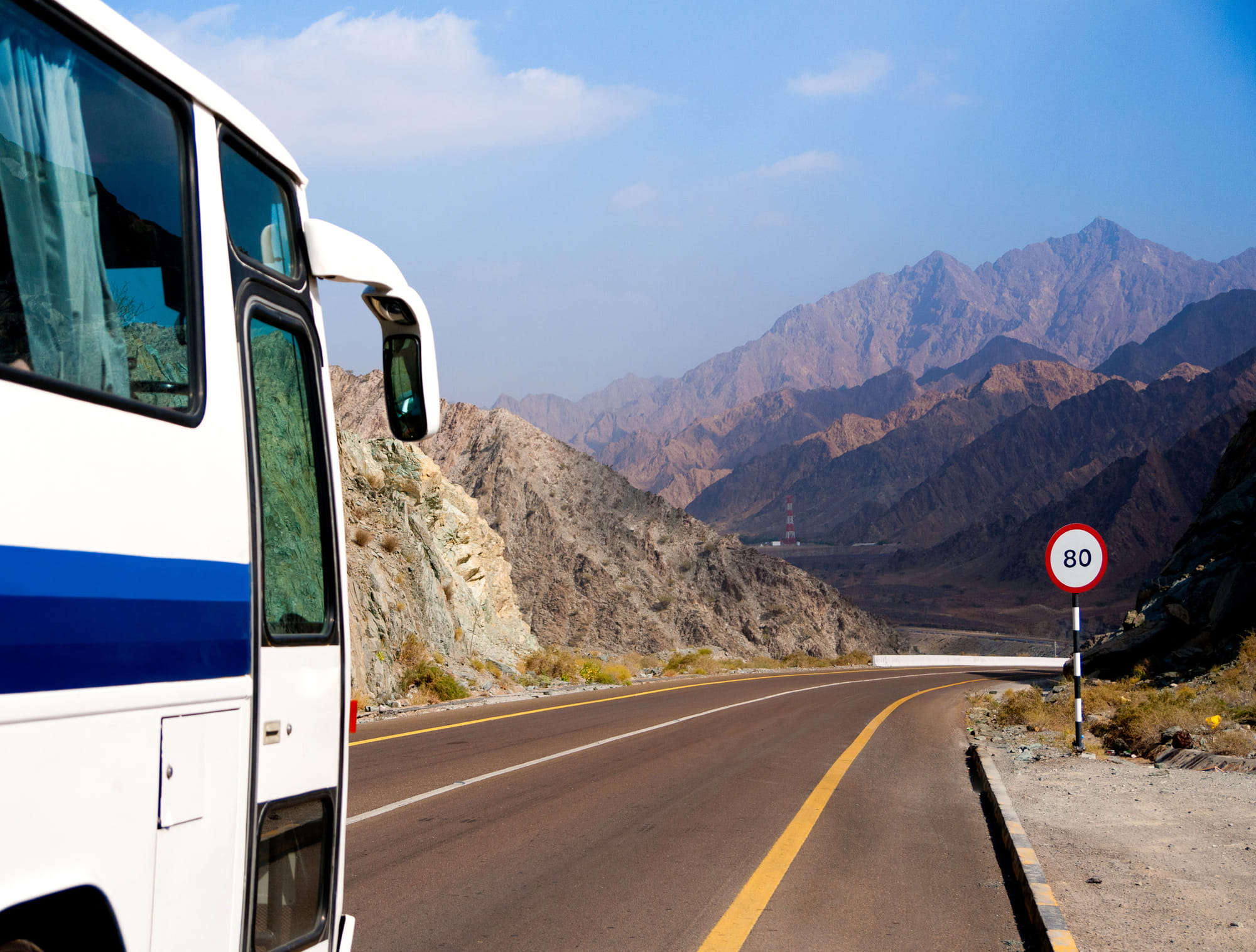 RTA announces to oversee the issuance and renewal of permits for tourist transport companies