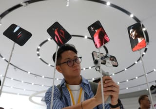 Buying iPhone 17 from India? How costs compare to Dubai, US, UK, other regions