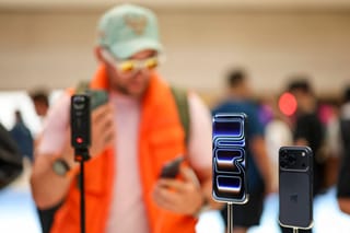 iPhone 17 launch weekend sparks retail frenzy in UAE; Pro Max and iPhone Air lead sales, say retailers