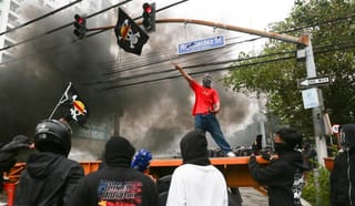 100 rioters, anarchists arrested after clash with Manila police, anti-corruption protesters clash with pro-Duterte camp