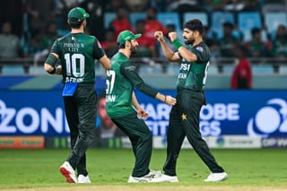 Pakistan beat Bangladesh in thriller to book Asia Cup final spot against India
