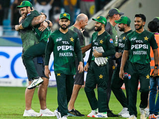 ‘Focus on cricket’: Mike Hesson’s message to Pakistan before Asia Cup final against India