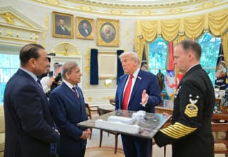 Trump hosts Pakistan PM, Army Chief amid warming US-Pakistan ties