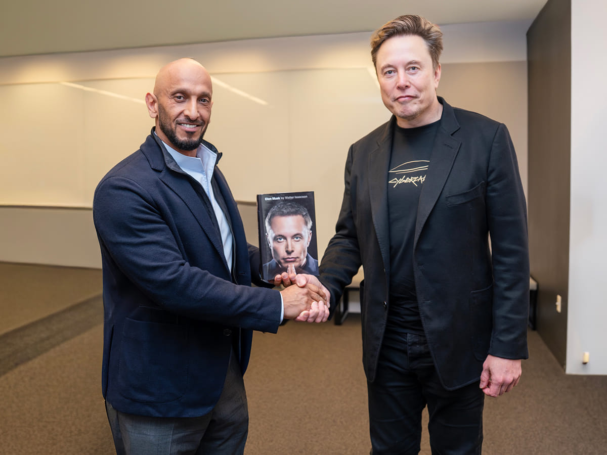 Abdulla bin Mohammed bin Butti Al Hamed, Chairman of the UAE National Media Office, the UAE Media Council, and BRIDGE, meets Elon Musk, CEO of X, SpaceX, Tesla, and Starlink, at Tesla Headquarters in Palo Alto, California. 