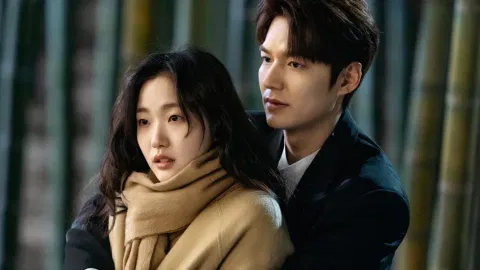 Lee Min-ho and Kim Go-eun star in the show that straddles 'alternate worlds' 