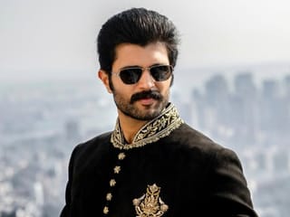 Vijay Deverakonda escapes unhurt after car accident, says ‘My head hurts, but nothing biryani can’t fix’