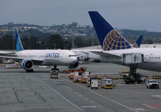 United Airlines plane collides with another aircraft at Chicago airport, passengers safe