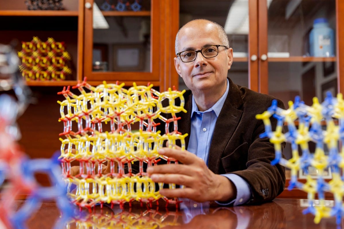 At Berkeley, Yaghi leads research and mentorship programmes that promote science without borders, empowering young scholars worldwide through the Berkeley Global Science Institute, which has established research centres in Vietnam, Saudi Arabia, Japan, Jordan, South Korea, Argentina, Malaysia, and Indonesia.