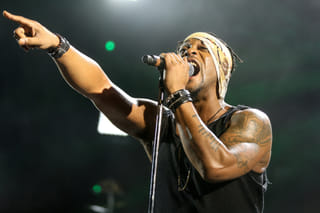 Jamie Foxx, Maxwell, Jill Scott, Flea, Doja Cat and more react to the death of D'Angelo