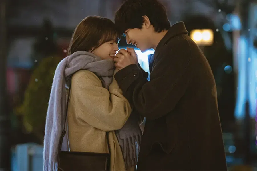 Song Joong-Ki and Chun Woo-hee star in this romantic drama My Youth. 