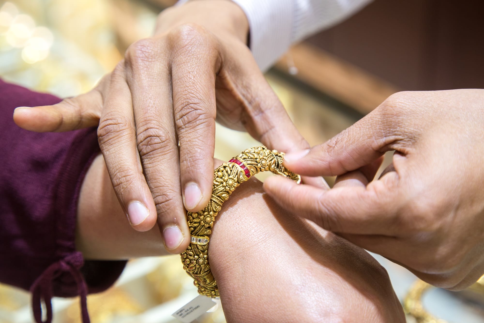 From October 17 to 26, residents and visitors can join citywide jewellery promotions, giveaways, and grand raffles organised by Dubai Festivals and Retail Establishment (DFRE).