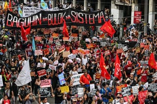 81% of Filipinos say corruption worsened since Martial Law