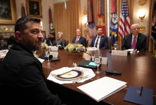 Zelensky looks to close out Ukraine peace deal at Trump meet