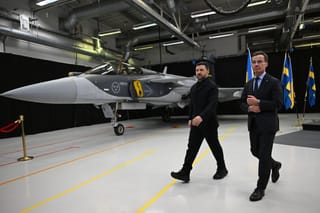Sweden PM says Ukraine could buy up to 150 fighter jets