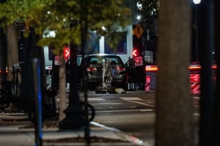 White House scare: Driver crashes into security barrier, arrested 