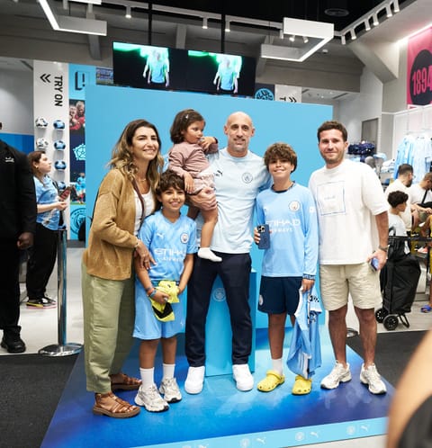 Zabaleta with fans in UAE