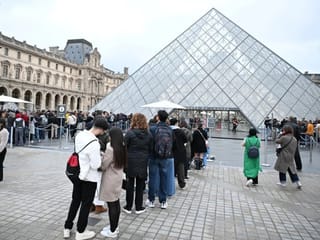 Visitors throng the Louvre after royal jewels go missing