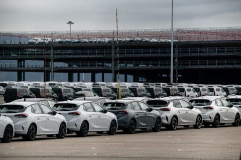 European carmakers face sharp tariff hike amid renewed US-EU trade clash.