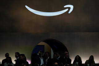 Amazon reports higher sales, earnings for 3Q on fast-growing web services